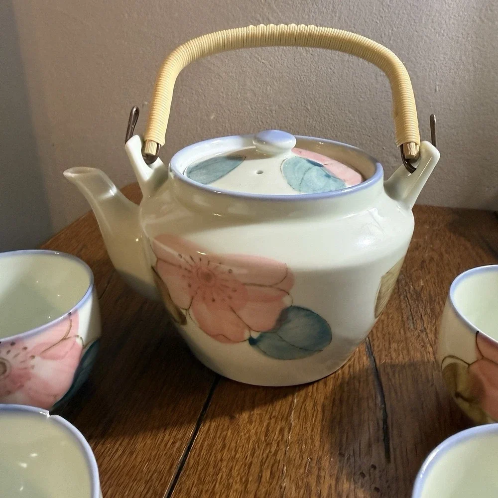 Japanese Floral Tea Set Teapot with Bamboo Handle and 4 Cups